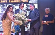 Ratan Tata, Shabana Azmi, Sooraj Barjatya and Athiya Shetty at Dadasaheb Phalke Excellence Awards 2016