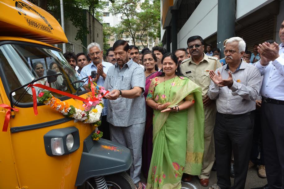 प्रभाग १३ मधील प्रत्येक घरातील जैव वैद्यकीय कचरा संकलन उपक्रमाचे उदघाटन...