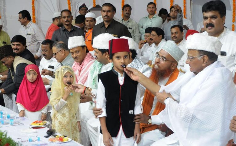 पुण्यात ‘हज हाऊस’ करण्यासाठी प्रयत्न करू : शरद पवार