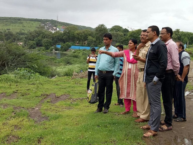 नदीपात्रालगतच्या सोसायटींची पाहणी ..