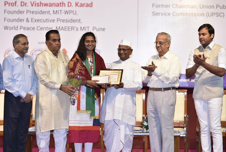 निष्कलंक चारित्र्याने देशाची उभारणी होईल- अण्णा हजारे