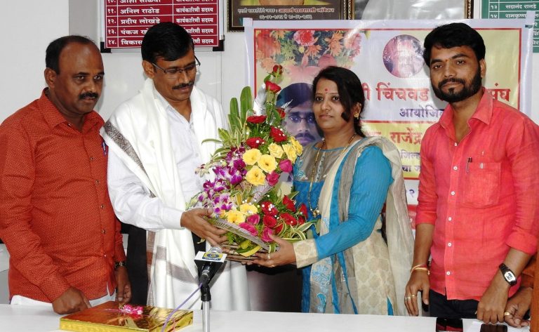 जिल्हा माहिती अधिकारी राजेंद्र सरग यांचा पिंपरीत सत्कार