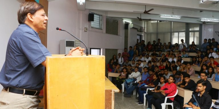 भारती विद्यापीठ अभियांत्रिकी महाविद्यालयात ‘सॅट अ‍ॅट बी व्ही’ चर्चासत्राचा चे आयोजन   आत्मपरीक्षण करणे गरजेचे : अनिल जठार
