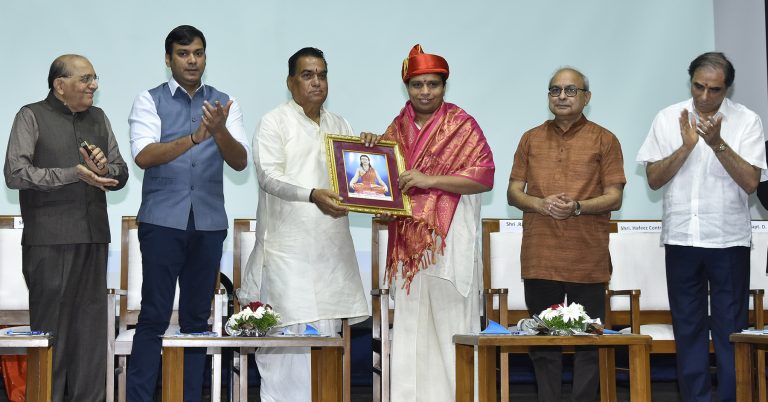 अहिंसेसाठी देखील क्रांतीची गरज असते-	आचार्य बालकृष्ण