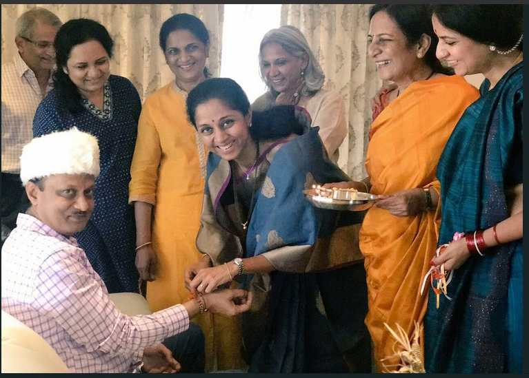 आज सकाळीच दादा -ताई चे रक्षाबंधन संपन्न