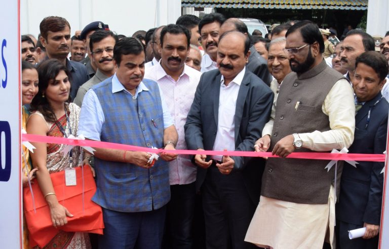 देशाच्या प्रगतीसाठी सार्वजनिक वाहतूक आवश्यक  – केंद्रीय रस्ते वाहतूक मंत्री नितीन गडकरी