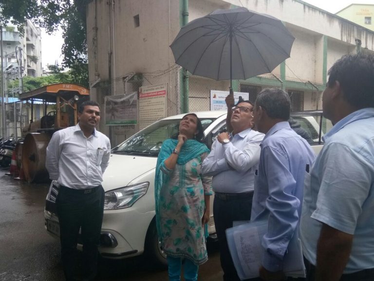 राज्‍य मुख्‍य सेवा हक्‍क आयुक्‍त स्‍वाधीन क्षत्रिय यांनी घेतला सेवा हक्‍क कायद्याचाआढावा