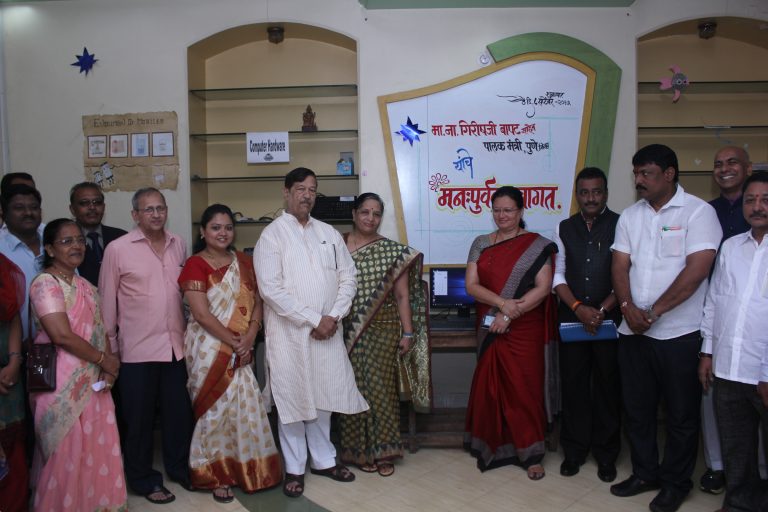 विद्यार्थ्यांनी अभ्यासासोबतच खेळातही तरबेज व्हावे – बापट