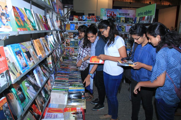 माणसातील ‘माणूस’ निर्माण करण्यासाठी वाचन महत्वाचे डॉ. अनिल अवचट