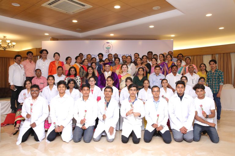 ‘ए. के. ई. सी.’च्या विद्यार्थ्यांनी भारताचे  रशियातील उत्तम राजदूत बनावे : डॉ. अमित कामले