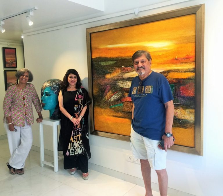 माधुरी भादुरी यांच्या सोलो शो ‘कॅनव्हास अँड बियॉंड’चे अनावरण