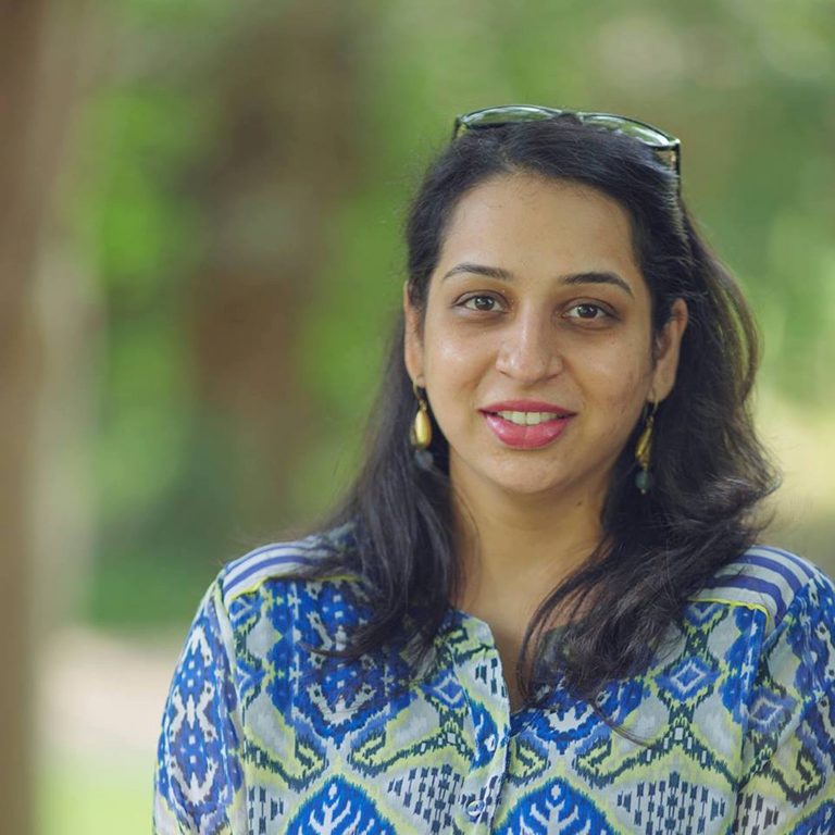 प्रख्यात गायक वसंतराव देशपांडे यांची नात दीप्ती माटेचे पार्श्वगायनात पदार्पण