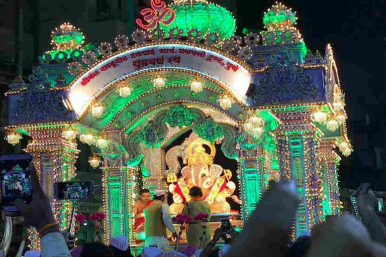 शहरातील विसर्जन मिरवणूक २८ तास ; लष्कर भागातील विसर्जन मिरवणूक सहा तासात संपन्न