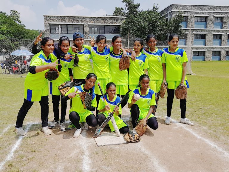 जिल्हास्तरीय सॉफ्टबॉल स्पर्धेत आझम कॅम्पस विजयी