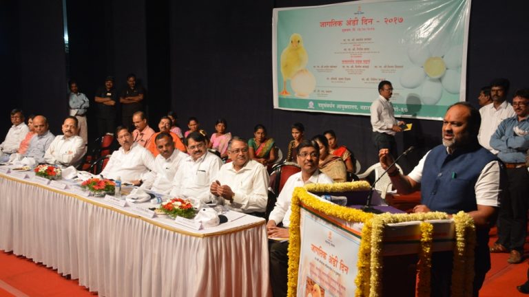 युवकांनी पोल्ट्री व्यवसायाच्या माध्यमातून उद्योजक व्हावे.  -पशुसंवर्धनमंत्री महादेव जानकर