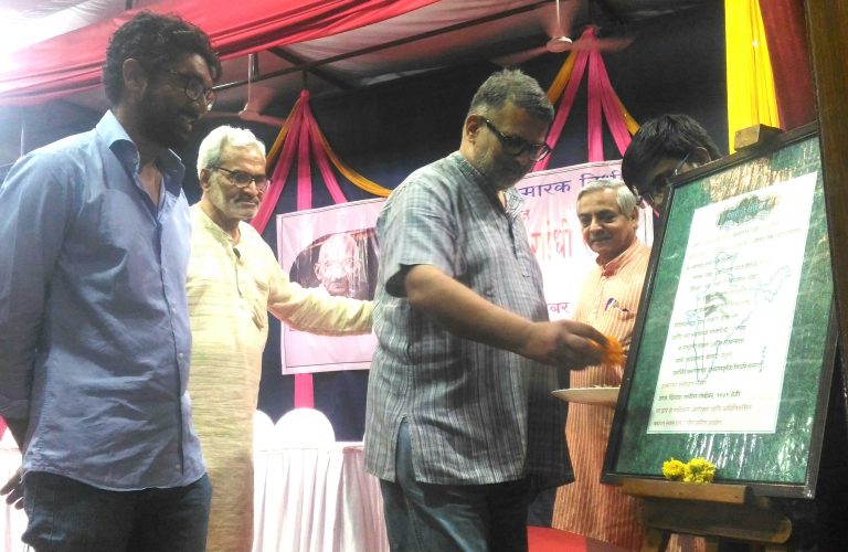 दलित मतांची दलाली थांबावी :तुषार गांधी