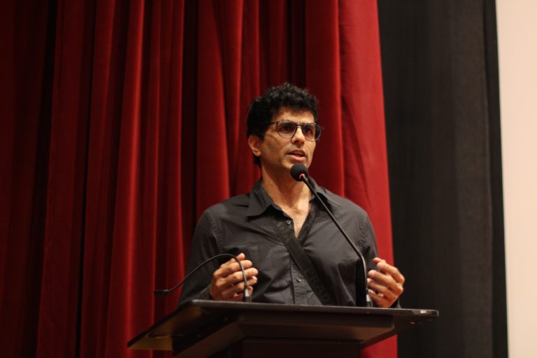 पुण्यातील  एका अकरा वर्षांच्या भीक मागणाऱ्या  मुलीच्या जीवनसंघर्षावरून प्रेरित होऊन “मुस्कान” हा लघुपट केला…