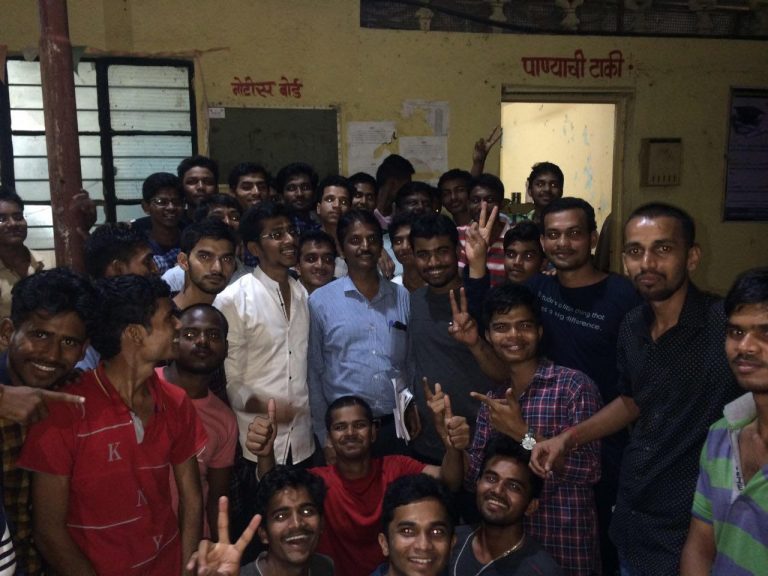 वसतीगृहातील विद्यार्थ्यांच्या मागण्या केल्या मान्य