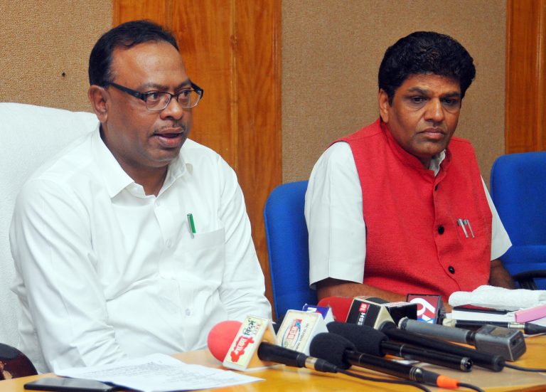 खाणींमध्ये पाऊस पडल्याने निर्माण झालेले संकट 2000 मेगावॉटची तूट-तात्पुरते भारनियमन : ऊर्जामंत्री