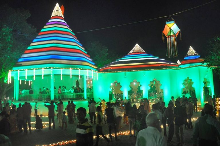 बालाजी मंदिरात दीपोत्सव …(फोटो)