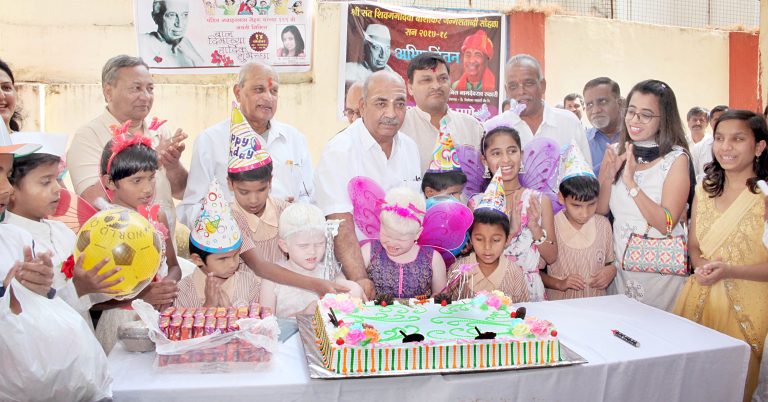 शिवगंगादेवी विद्यालयात बालदिन साजरा