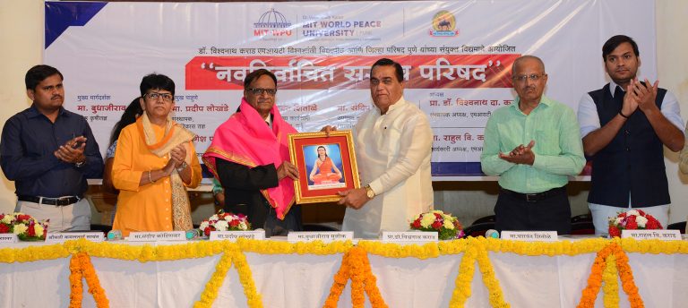 देशाच्या समृद्धीसाठी शेती समृद्ध करणे गरजेचे – ज्येष्ठ कृषी तज्ज्ञ डॉ.बुधाजीराव मुळीक यांचा सरपंचांना सल्ला