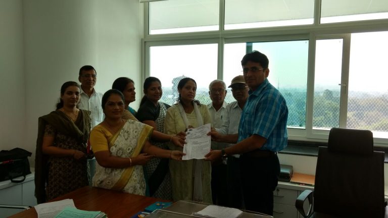 शासकीय महिला अधिकारी कर्मचाऱ्यांच्या प्रश्नांबाबतचे  निवेदन जिल्हा प्रशासनाकडे सादर