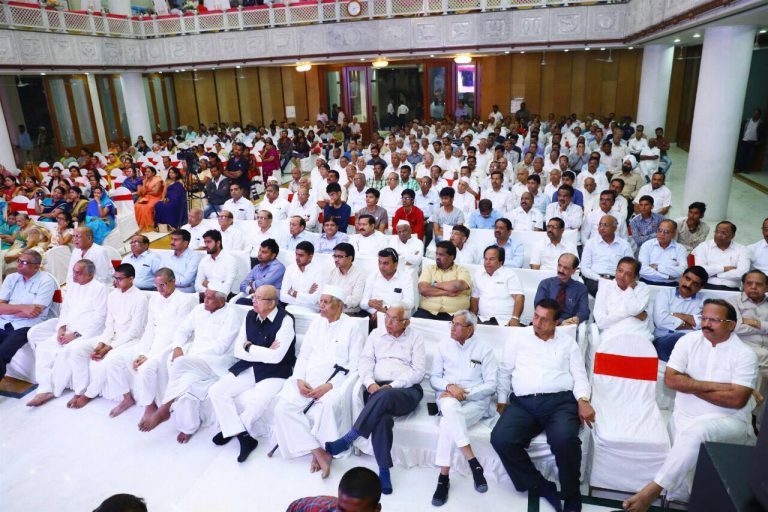 रसिकशेठ म्हणजे ‘अपूर्व राजयोगी’!  रसिकलाल धारिवाल यांना मान्यवरांची श्रद्धांजली