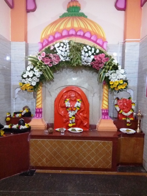 घोरपडी गावठाणातील वेशीवरच्या मारुती मंदिराचा  जीर्णोद्वार व कळशारोहन सोहळा उत्साहात संपन्न