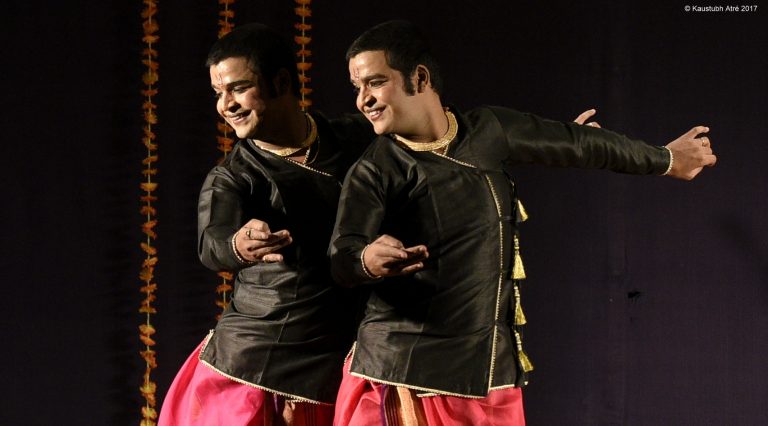 दोन अंग नृत्य एक;  स्वर एक भाव अनेक ; नृत्य आणि गायनातून गुरू रोहिणीताई भाटे यांना आदरांजली