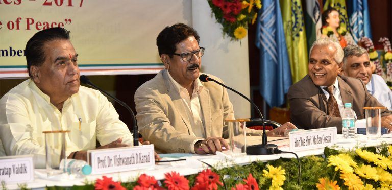 धर्मग्रंथातील उपदेश सर्वसामान्यांपर्यंत नेले पाहिजेत –	मदन गोसावी यांचे प्रतिपादन;