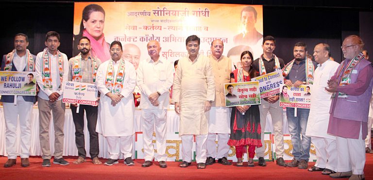 स्वातंत्र्यासाठी तर नाहीच पण ६० वर्षात केवळ हाफ चड्डीवरून फुल पँटीत येण्याचेच यांचे योगदान – अशोक चव्हाण यांची सरकारवर टीका (व्हिडीओ)