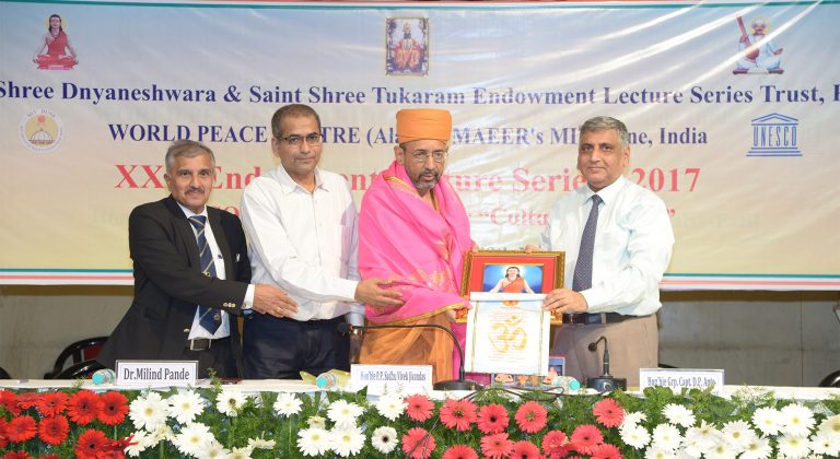 स्वतंत्रपणे विचार करणार्‍याची प्रगती लवकर होते  साधू विवेक जीवनदास यांचे प्रतिपादन.