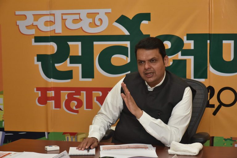 स्वच्छ शहरांसाठी स्वच्छ सर्वेक्षणात  लोकप्रतिनिधींचा सहभाग वाढवावा- मुख्यमंत्री