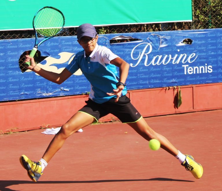 रवाईन हॉटेल नॅशनल सिरीज् 16 वर्षाखालील टेनिस स्पर्धेत ऋतुजा चाफळकर,  गार्गी पवार, यांच्यात विजेतेपदासाठी लढत