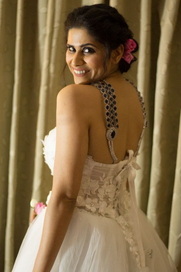 फेमिना मध्ये सईचा हटके अंदाज !