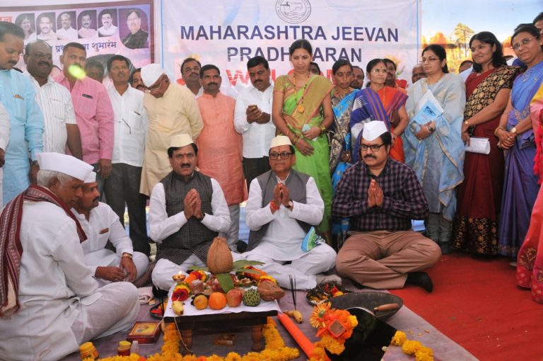 गावातील प्रत्येकाला पिण्यासाठी शुध्द पाणी मिळण्यासाठी प्रयत्नशील -बबनराव लोणीकर