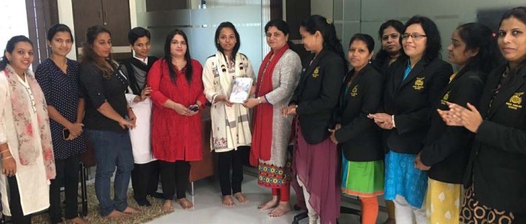 शरद पवार यांच्या वाढदिवसानिमित्त शाळा व कॉलेजला पुस्तक भेट