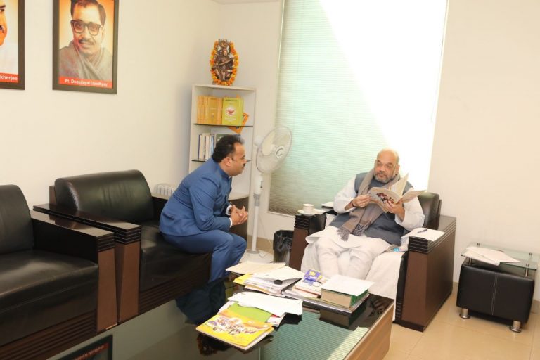 अमित शहा आणि संजय काकडे यांच्या भेटीत नेमके घडले तरी काय ?