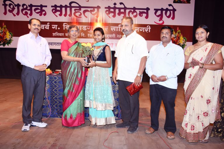 मुलांना भाषा चांगली बोलायला, वापरायला शिकवून चांगली पिढी घडवा – डॉ. अरूणा ढेरे