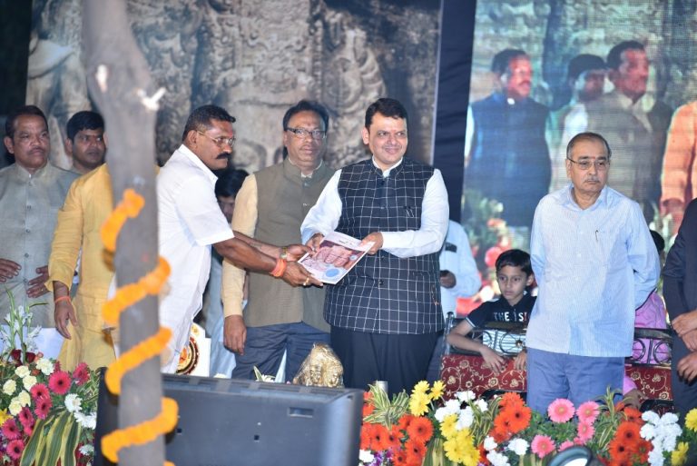 महावितरणची अतुलनीय कामगिरी, घारापुरी बेट प्रकाशमान