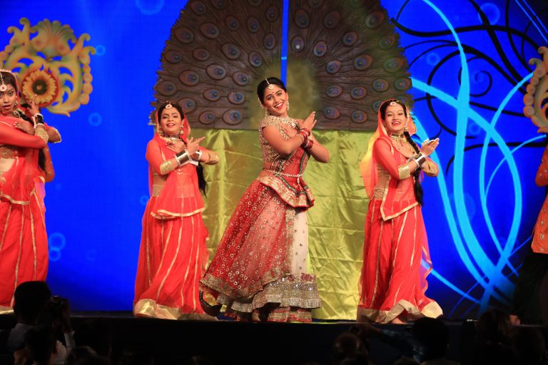 ‘हृदयात वाजे समथिंग’;  साजरा करा  प्रेमाचा सीझन