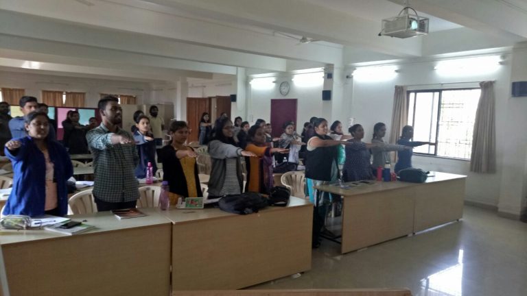 कर्वे समाज सेवा संस्थेच्या विद्यार्थ्यांचा तंबाखूमुक्त जीवनाचा सामुहिक संकल्प