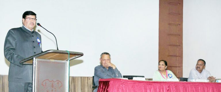 ‘मौलाना आझाद यांच्या योगदानाचा वेळेत सन्मान झाला नाही’ : कुटुंबीय