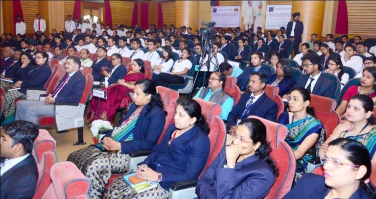 तंत्रज्ञानातील बदलापलिकडचे ज्ञान विद्यापीठांनी द्यावे : डॉ. गणेश नटराजन