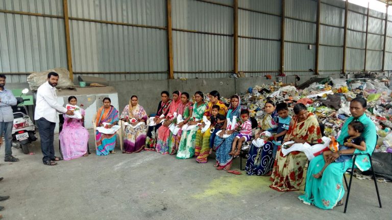 कचरा वेचक महिलांचा सत्कार