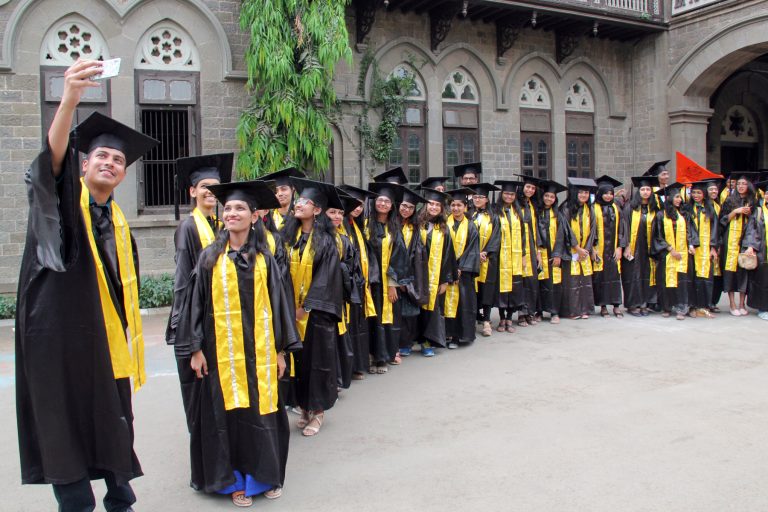 फर्ग्युसन महाविद्यालयाचा पदवीग्रहण समारंभ संपन्न