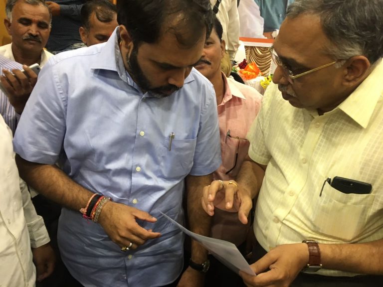 औद्योगिक परिसरात शांतता प्रस्थापित करण्यासाठी कामगार मंत्र्यांना एनआयपीएम तर्फे निवेदन सादर.