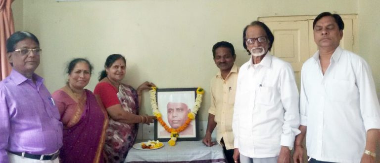 स्व.यशवंतराव चव्हाण जयंतीनिमित्त अभिवादन