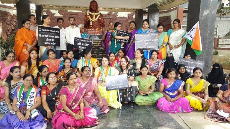 महिला अत्याचार कधी थांबणार : महिला कार्यकर्त्यांचा प्रश्न